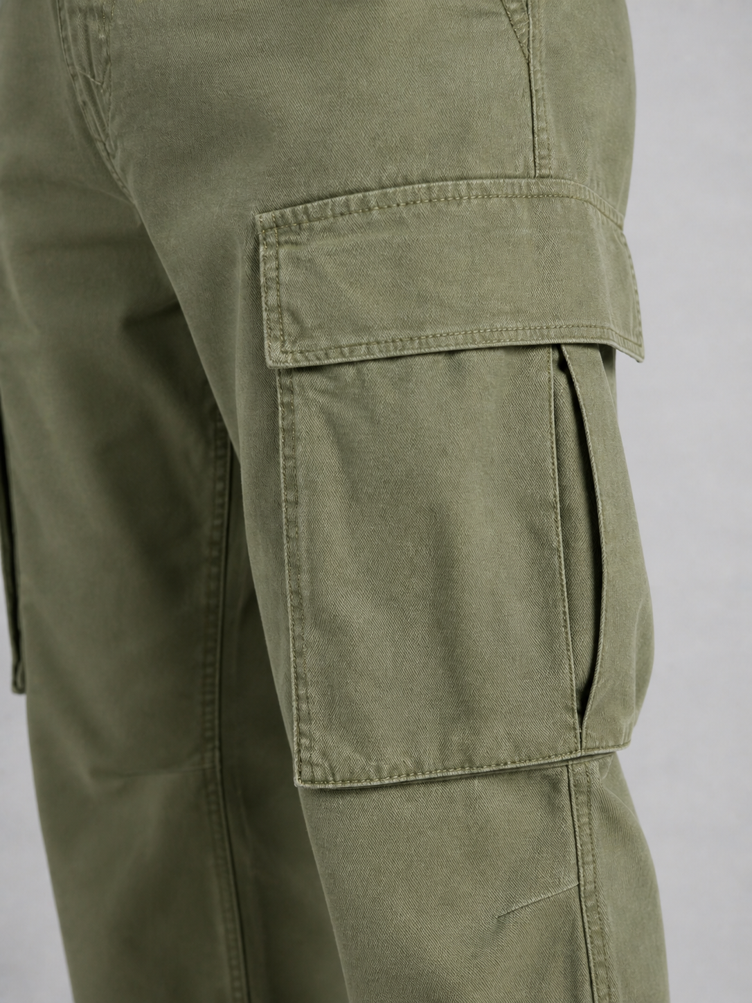 Men's Straight-Leg Cargo Pants – Relaxed Utility Fit