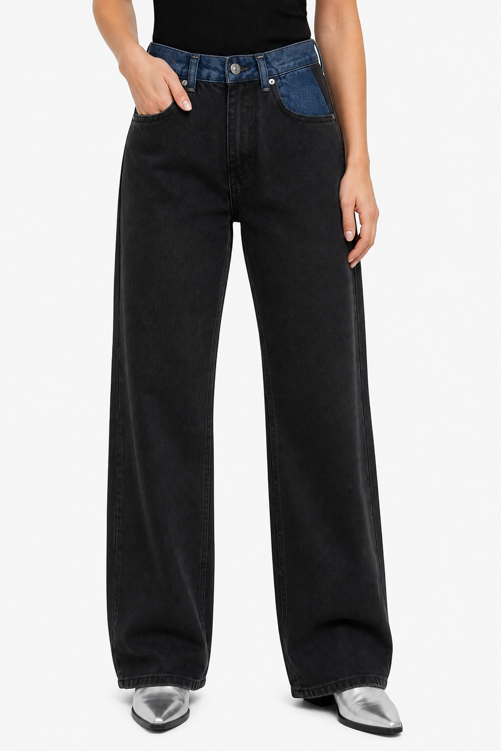 Noirelle – Tri-fold waistband detail – Straight leg jeans - Black - front