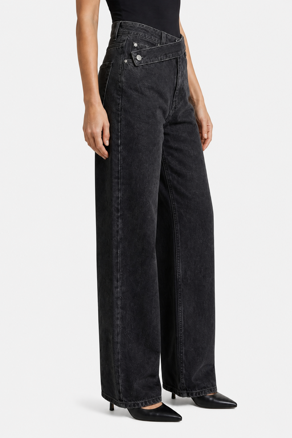 Casila – Asymmetrical closure – Straight-leg jeans - Black - side
