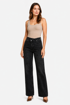 Virezza – Cross button detail – Straight leg jeans - Black - whole body 2
