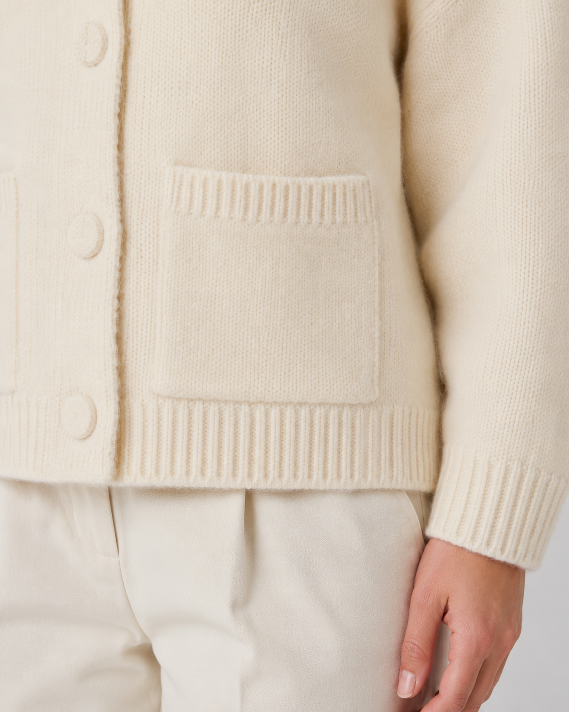 Cropped Chunky Knit Cardigan Patch Pockets - Boxy Fit