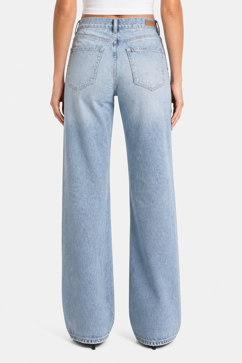 Lunarelle – Effortless straight silhouette – Mid rise jeans - Light Blue - back