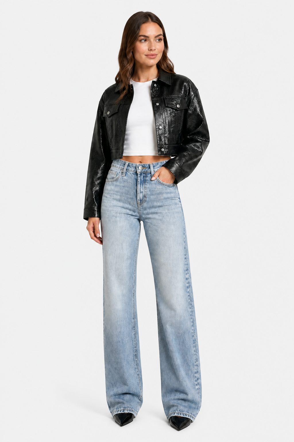 Lunarelle – Effortless straight silhouette – Mid rise jeans - Light Blue - whole body 2