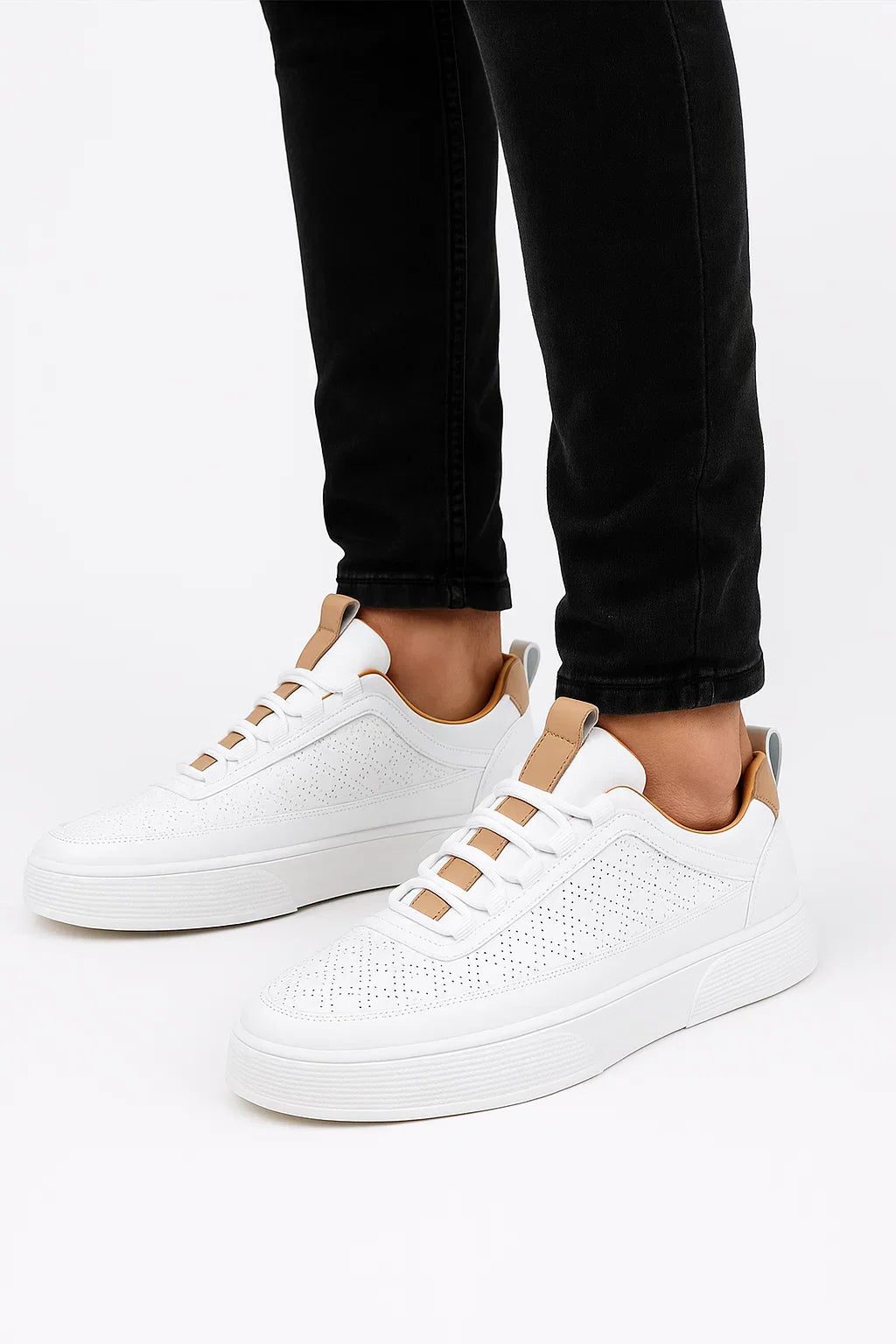 Men's perforated lace up trainers, low top shoes – product image 2