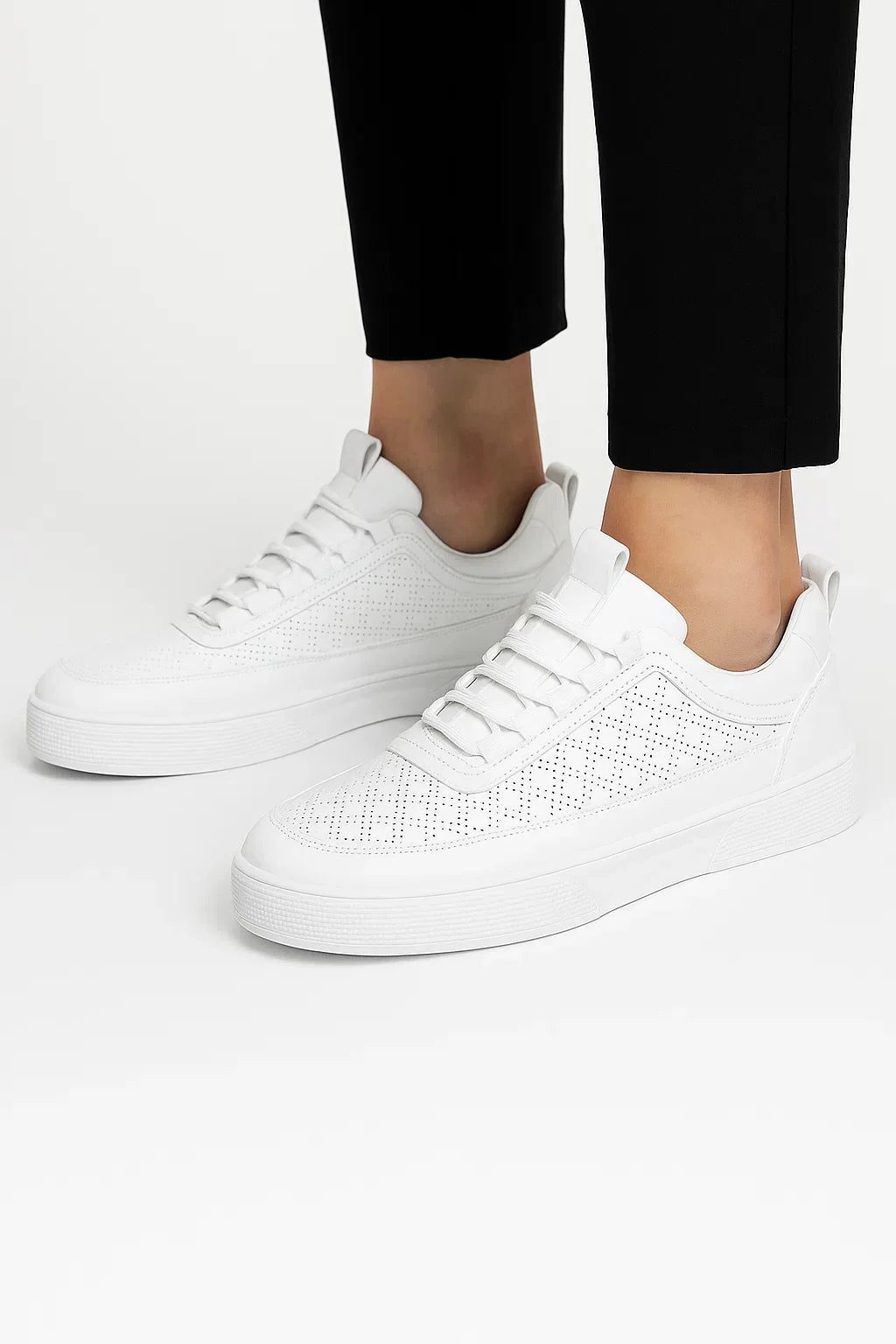 Men's perforated lace up trainers, low top shoes – product image 4