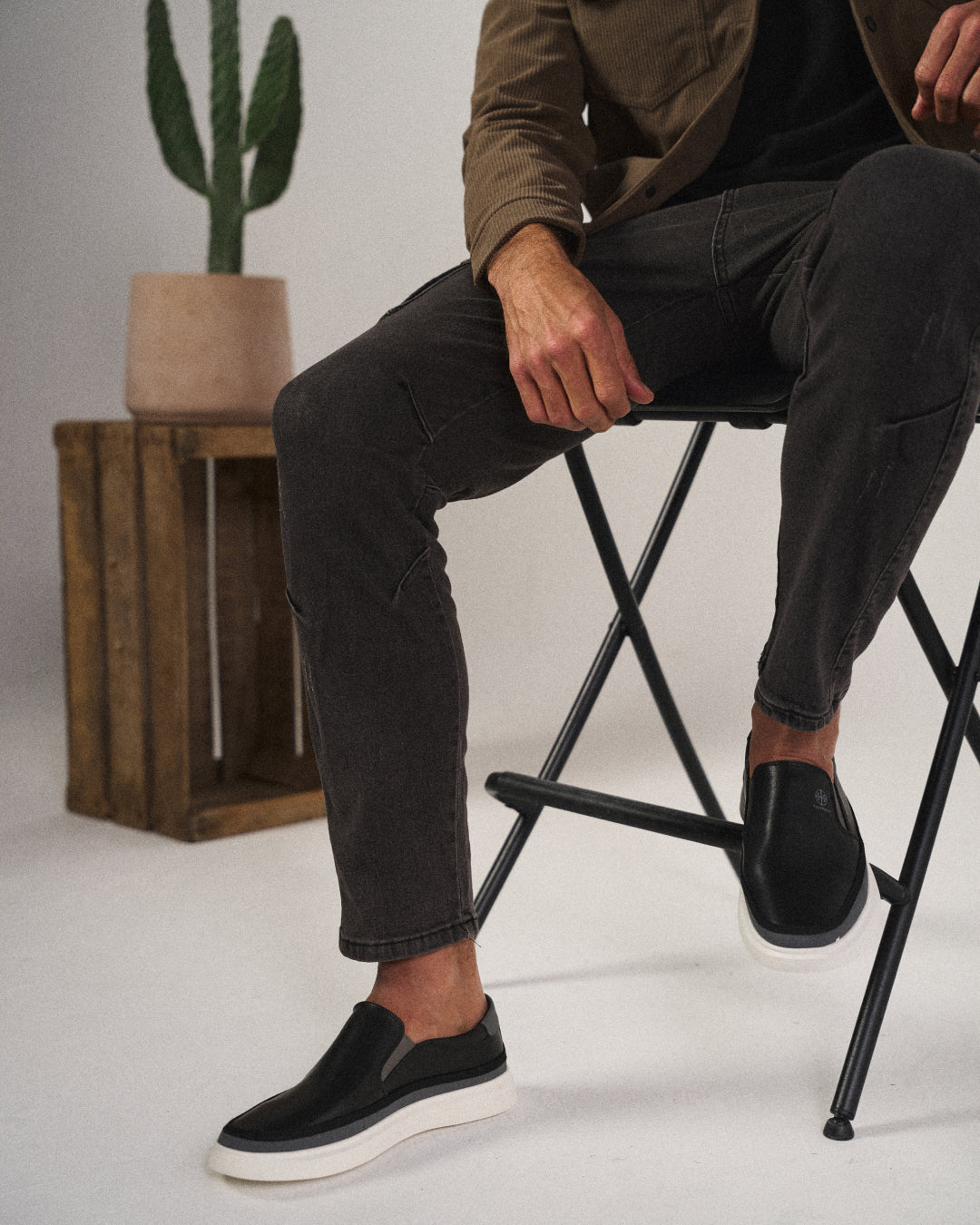 Men's Slim Fit Cargo Trousers with Multi-Pocket Design, view 3 of 10