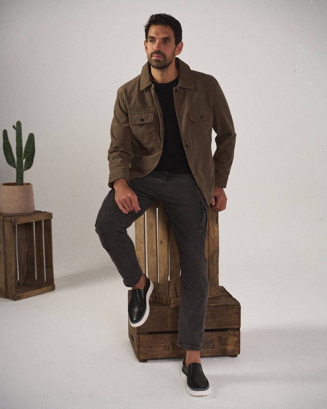 Men's Slim Fit Cargo Trousers with Multi-Pocket Design, view 4 of 10