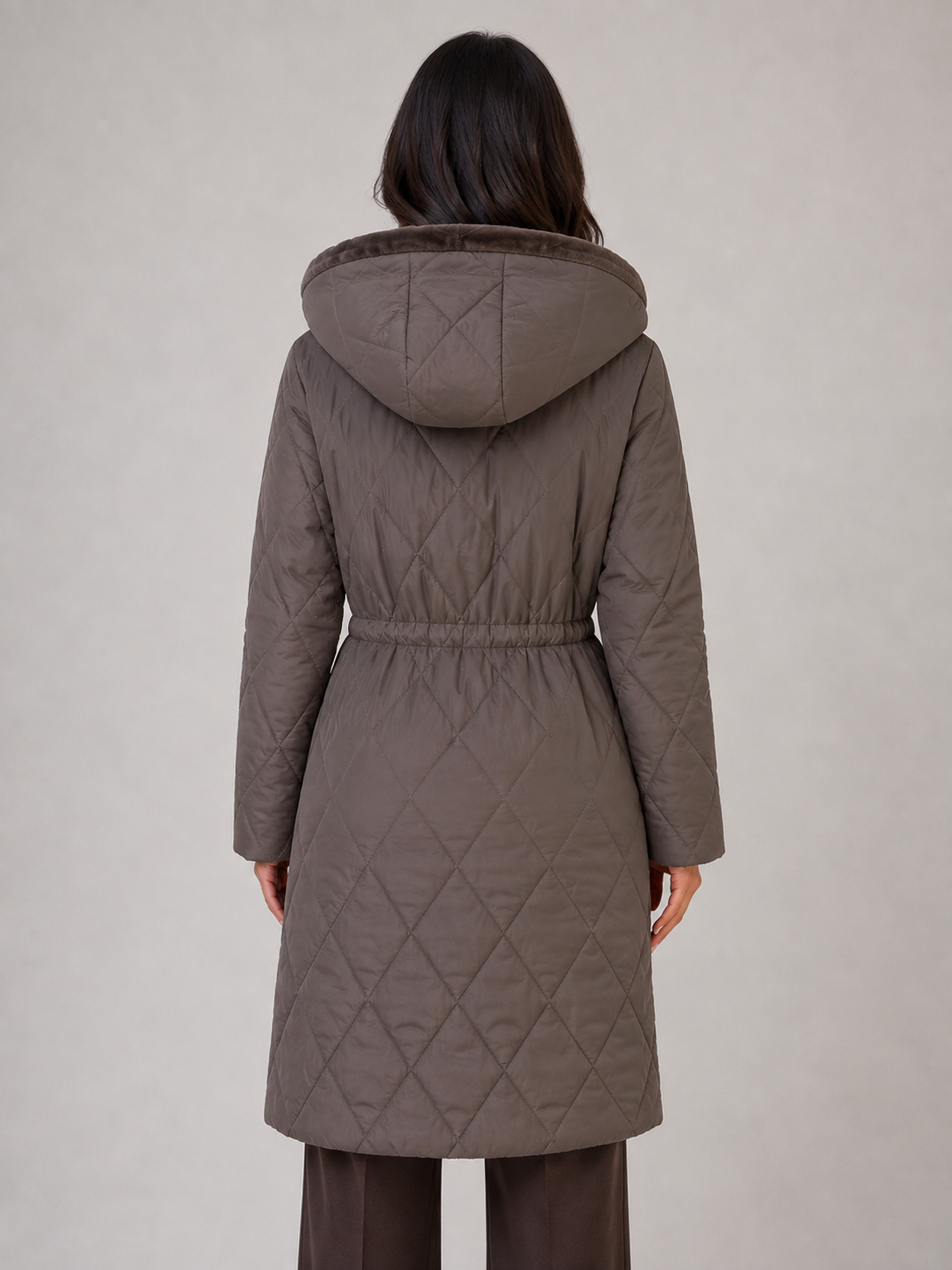 Women's long quilted puffer coat, faux fur collar – product image 2