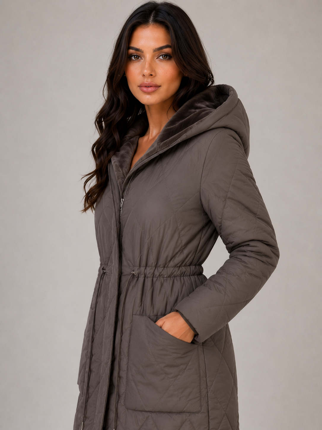 Women's long quilted puffer coat, faux fur collar – product image 3